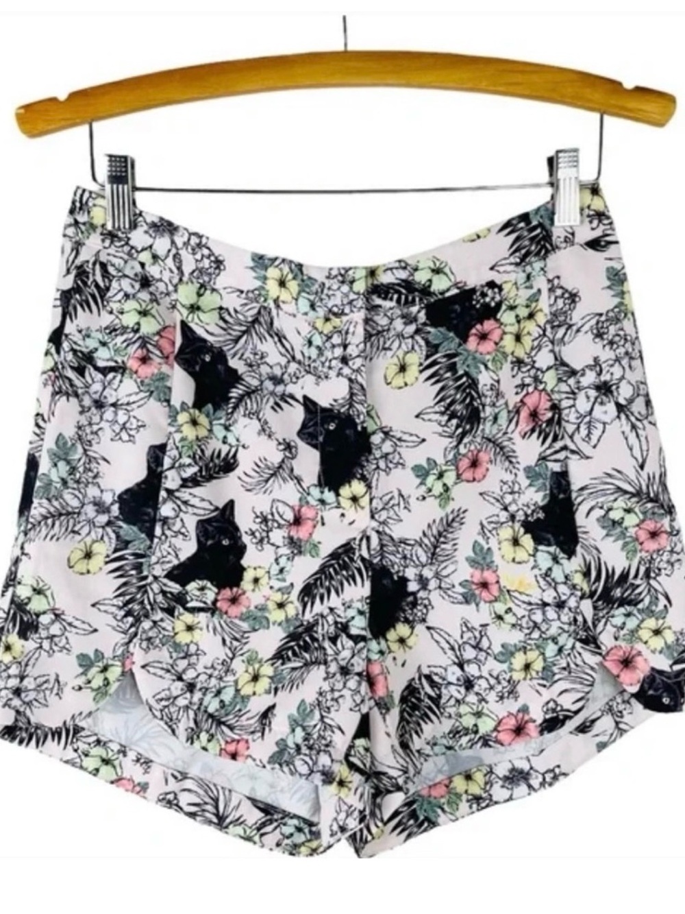 💎SUPER RARE💎re:named Black Cat High Waist Shorts, Size L